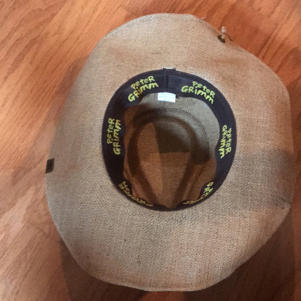 Hat - Picture 2 of 4